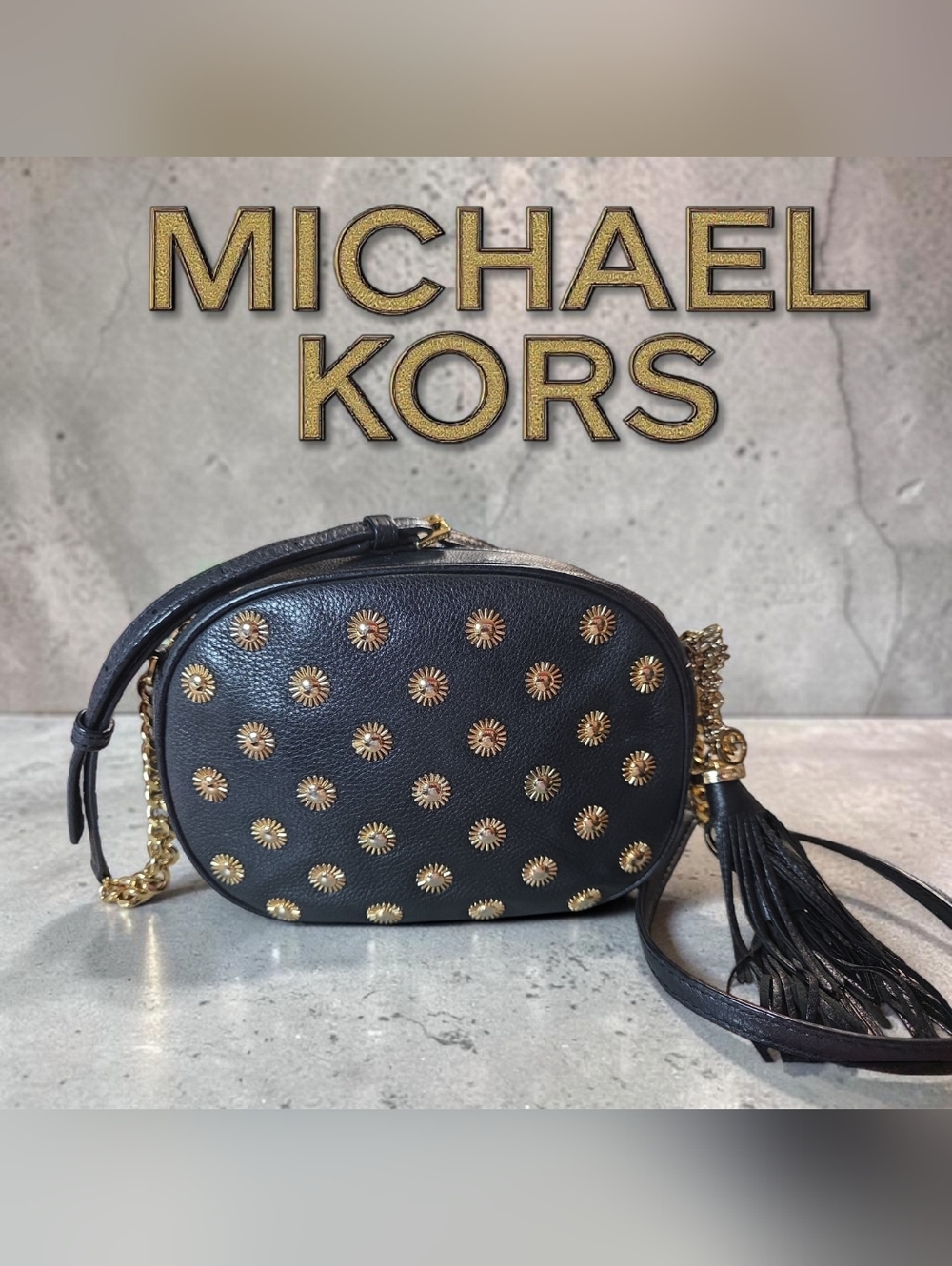 MICHAEL KORS GINNY STUDDED MD MESSENGER CROSSBODY BAG EUC With DUSTBAG